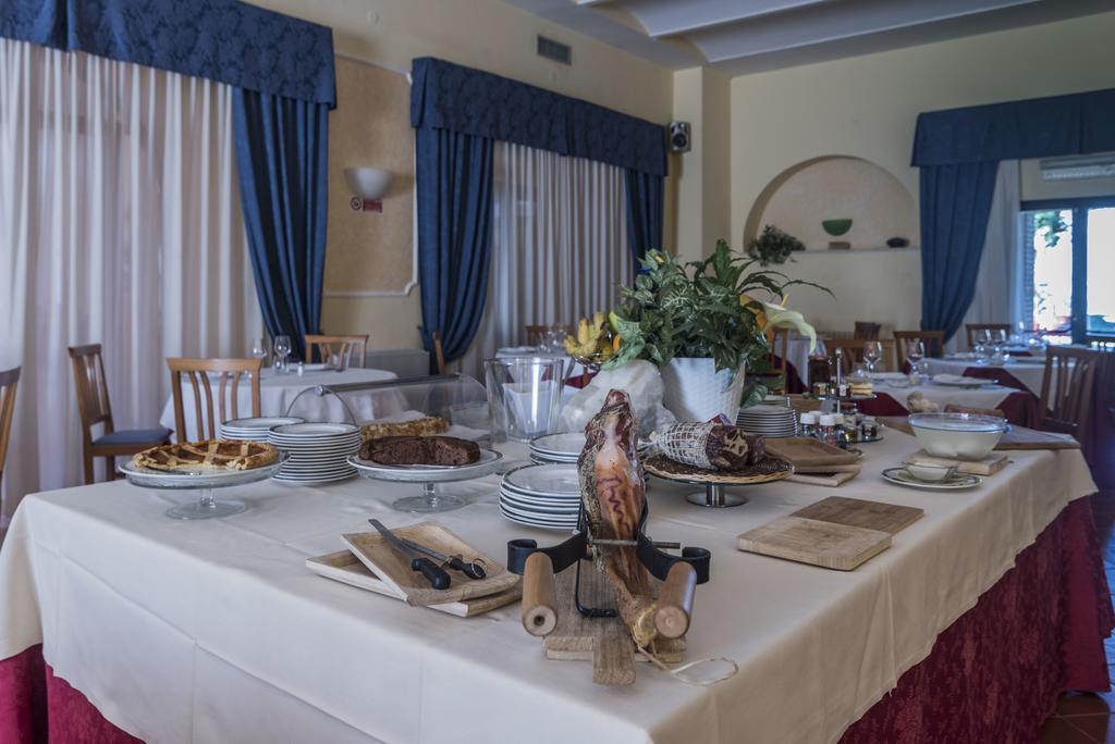 Hotel Villa Del Cardinale 노르마 외부 사진