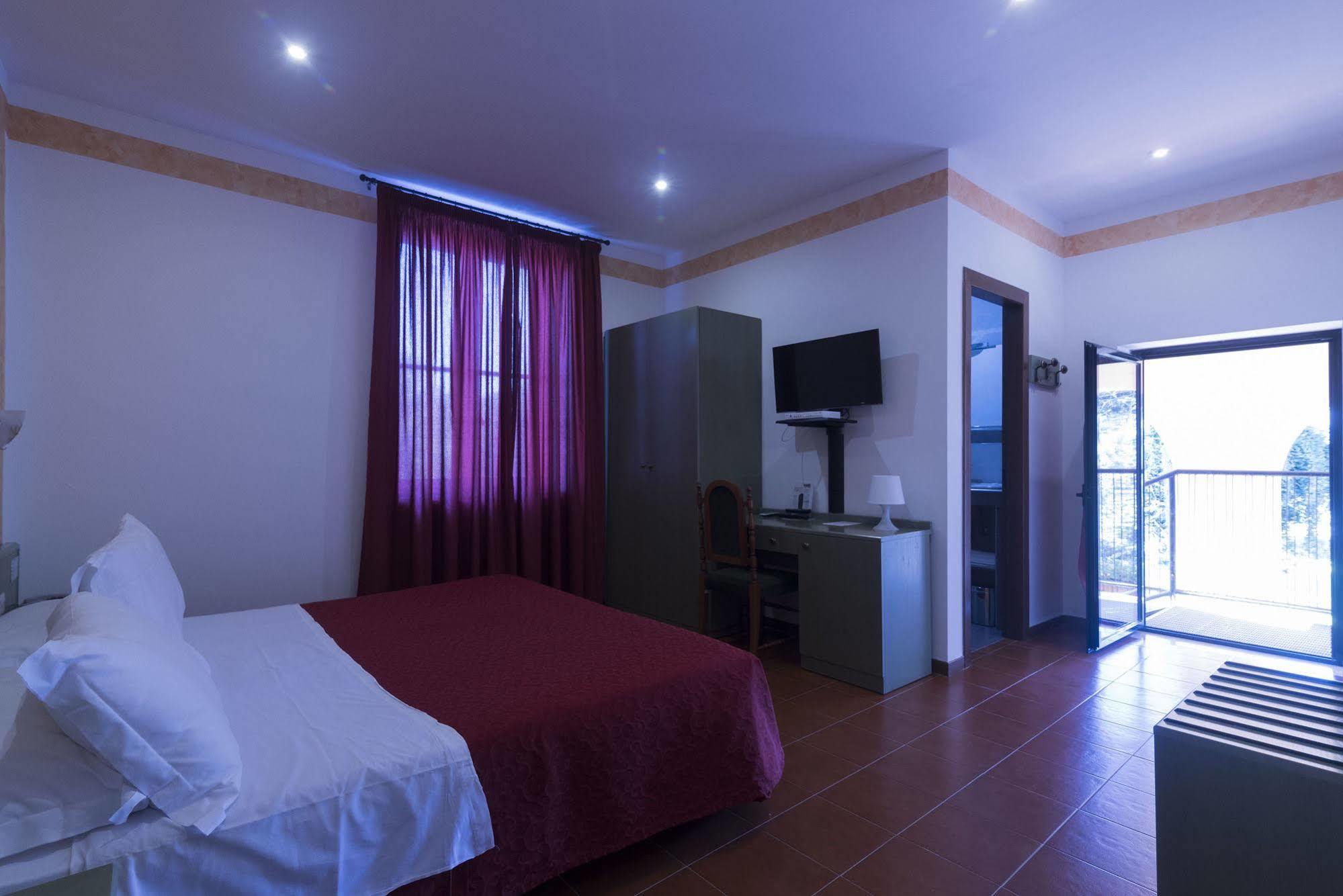 Hotel Villa Del Cardinale 노르마 외부 사진